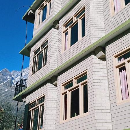 Mahima Hotel Sāngla Екстериор снимка